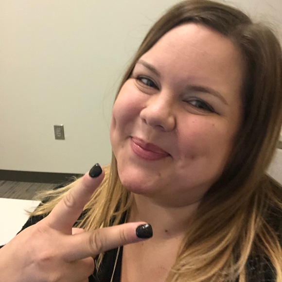 Meet your Posher, Kristen - Picture 1 of 1